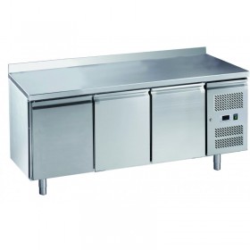 GNH 3200 TN Háromajtós ventilációs hűtött munkaasztal hátsó felhajtással, 417 liter