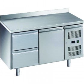 GNH 2220 TN Ventilációs hűtött munkaasztal hátsó felhajtással, 1 ajtóval és 2 fiókkal, 282 liter